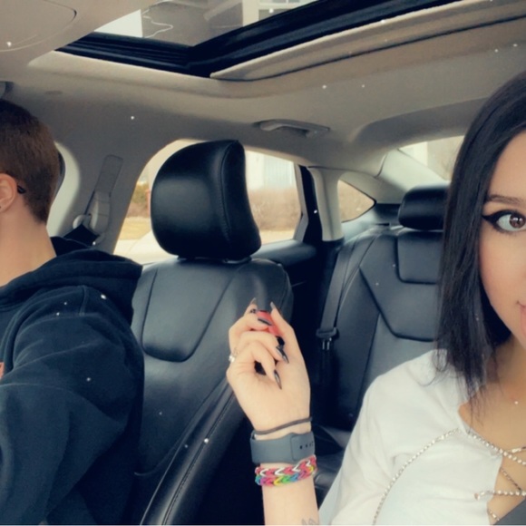 Meet your Posher, Rianna - Picture 4 of 7